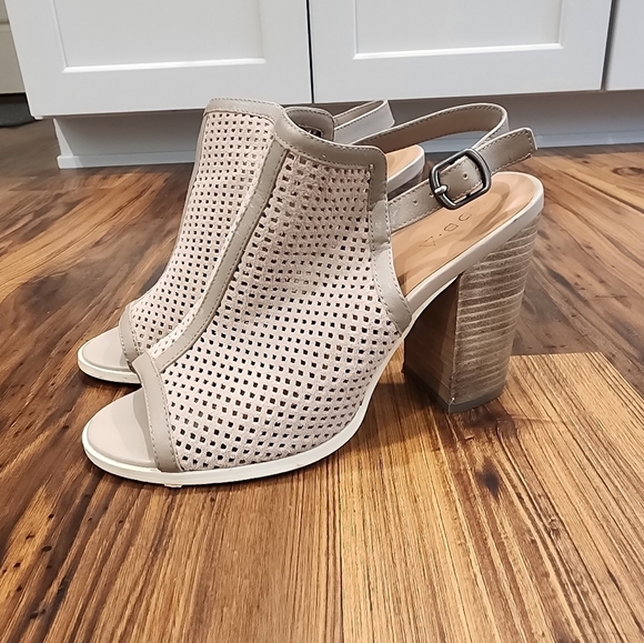 Kelsi Dagger Brooklyn Goya Peep-toe Slingback Sandal - Picture 4 of 11